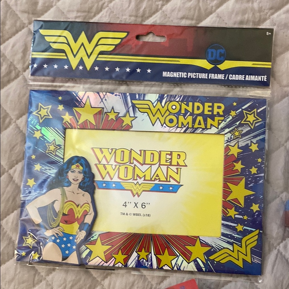 Wonder Woman Bundle Set - Picture 6 of 6